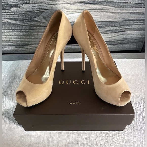 GUCCI 💥HOST PICK💥Gucci Tan Suede Peep Toe Stilettos Size EU40 with Box - Picture 4 of 12